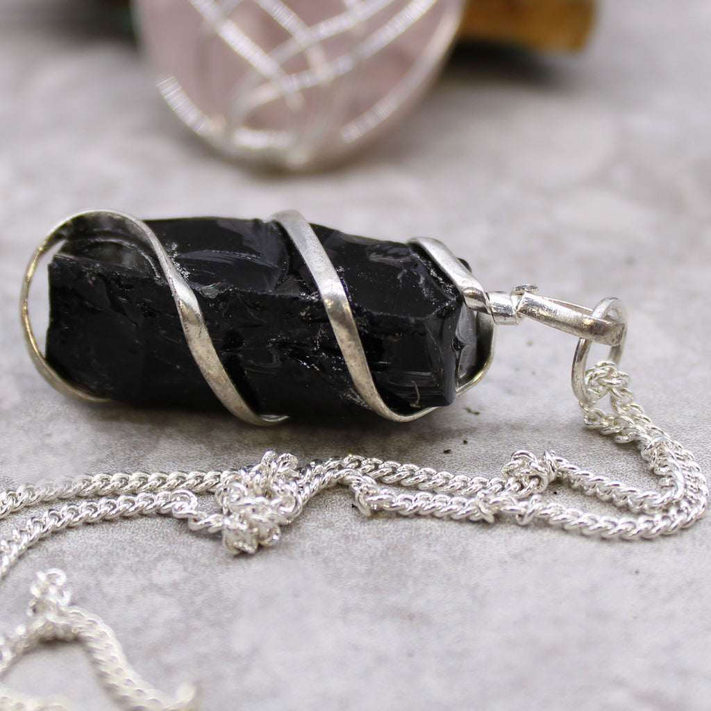 🖤 Collana a Cascata in Onice Nero Grezzo – Protezione & Potere
