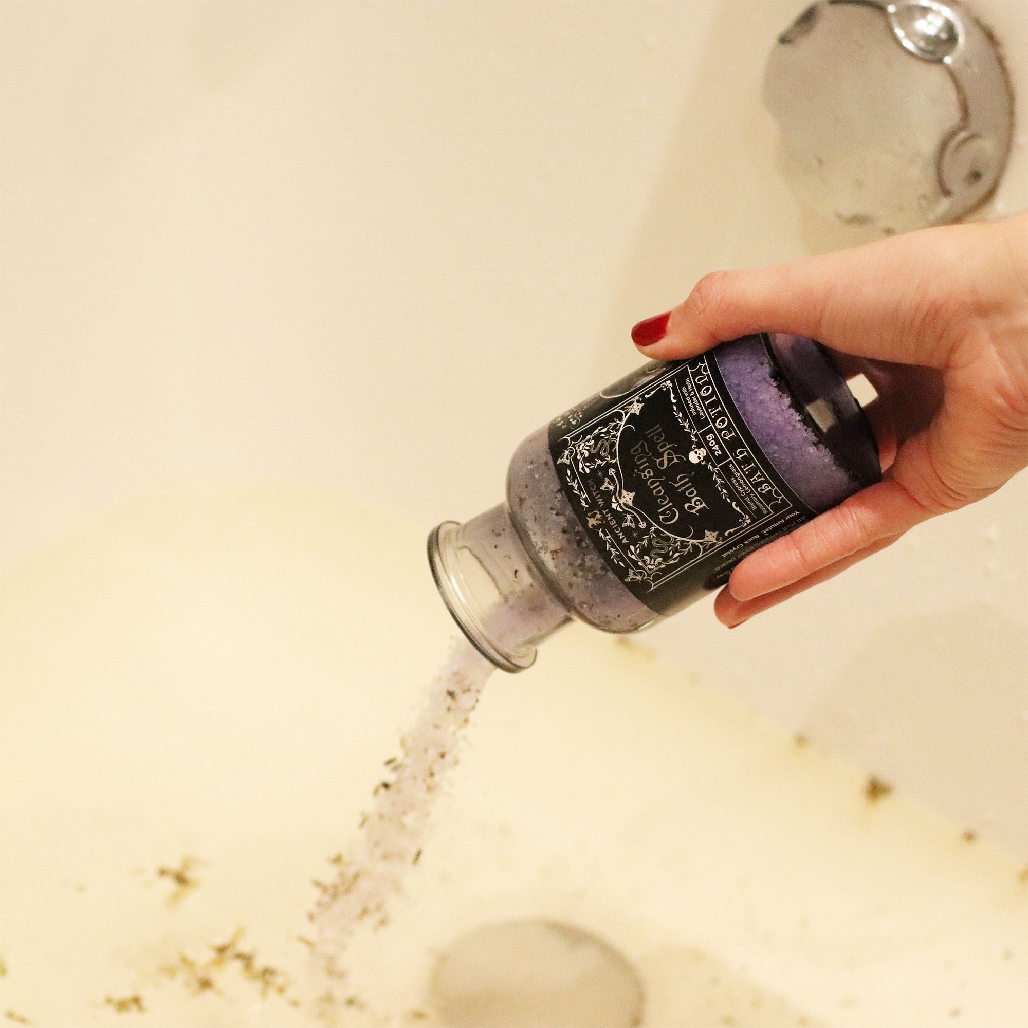 🌙 Pozione Rituale da Bagno della Strega Antica ✦ Purificazione