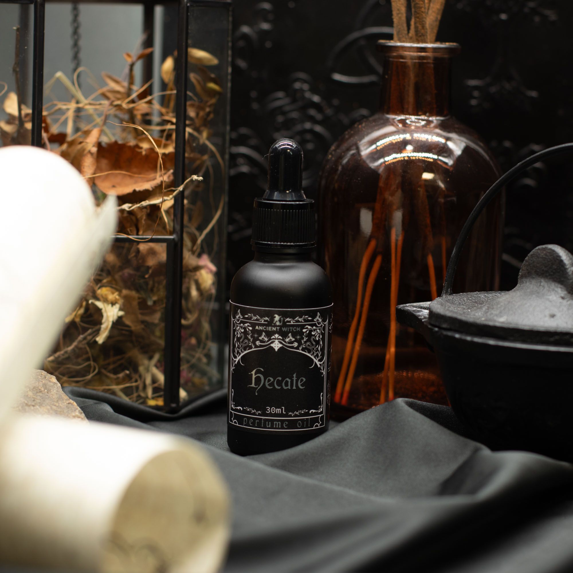 🖤 L’Elixir in Olio della Strega Antica ~ Hecate