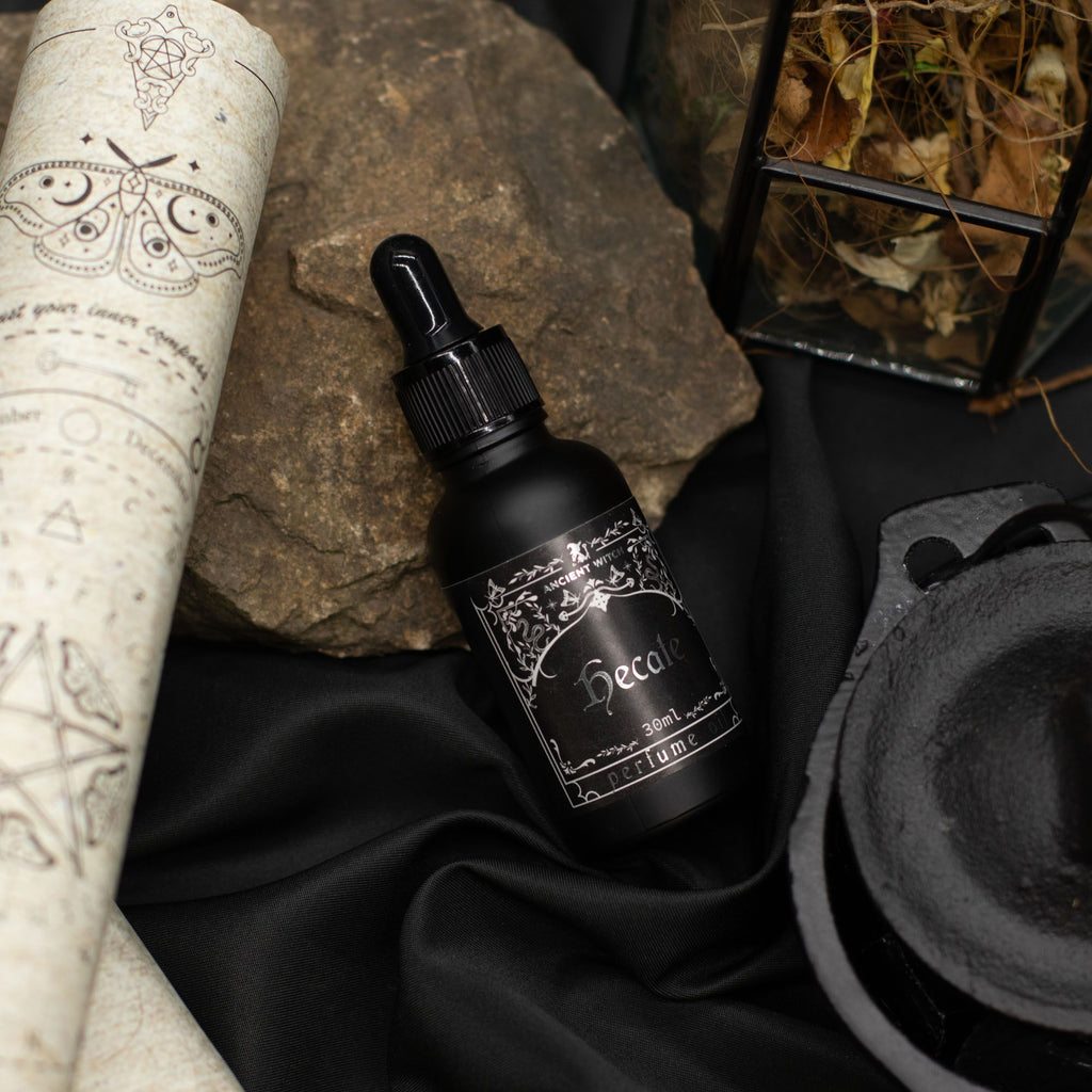 🖤 L’Elixir in Olio della Strega Antica ~ Hecate
